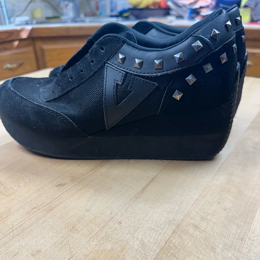 *NOT AVAILABLE * Volatile Black leather trainers with studded side detail